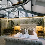 Architect's Loft *